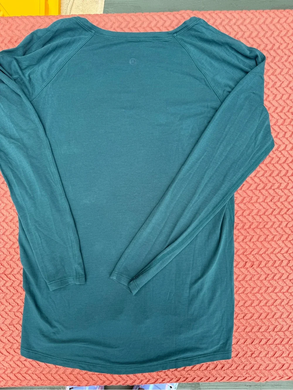 7 long sleeve, Lululemon shirts lot all in pristine condition see all pictures!😀